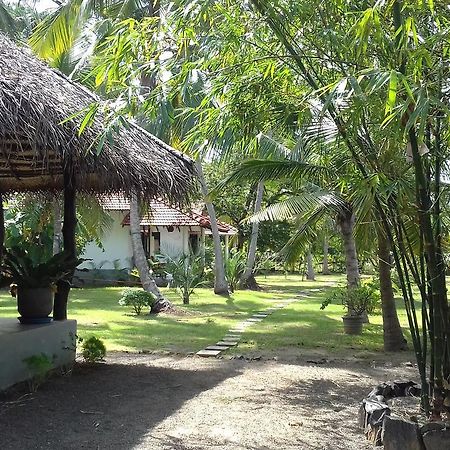 Chillenjoy Cabanas & Restaurant Tangalle Exterior photo