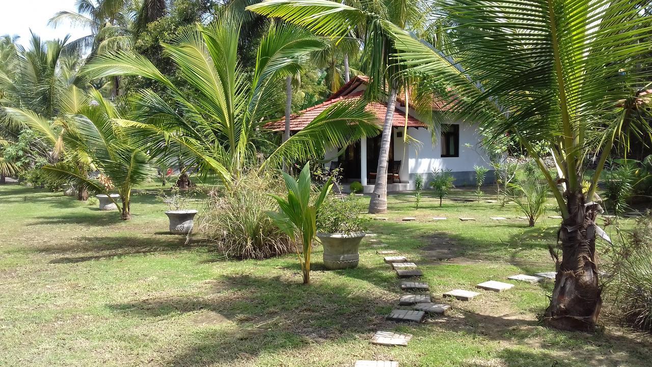 Chillenjoy Cabanas & Restaurant Tangalle Exterior photo