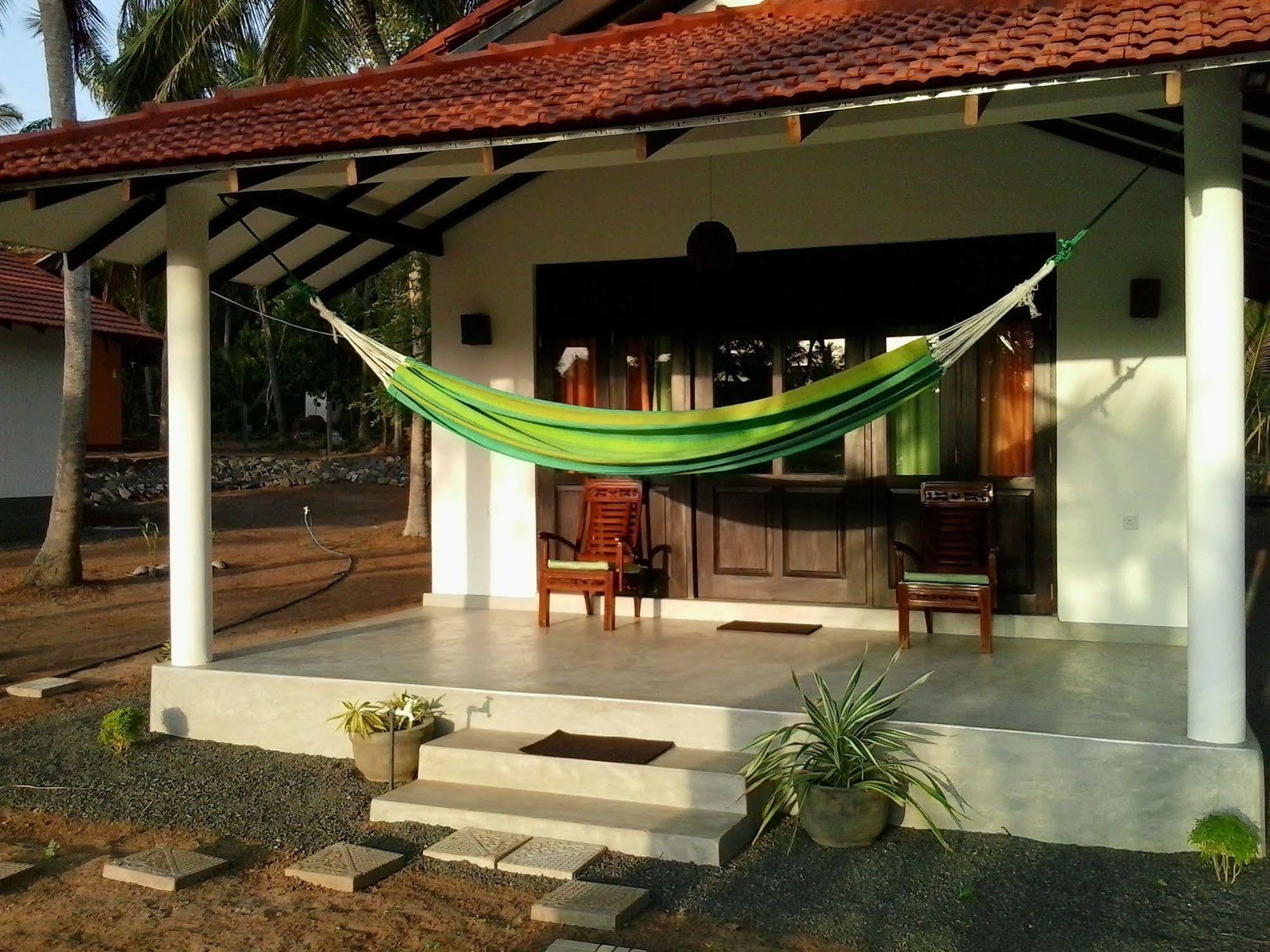 Chillenjoy Cabanas & Restaurant Tangalle Exterior photo