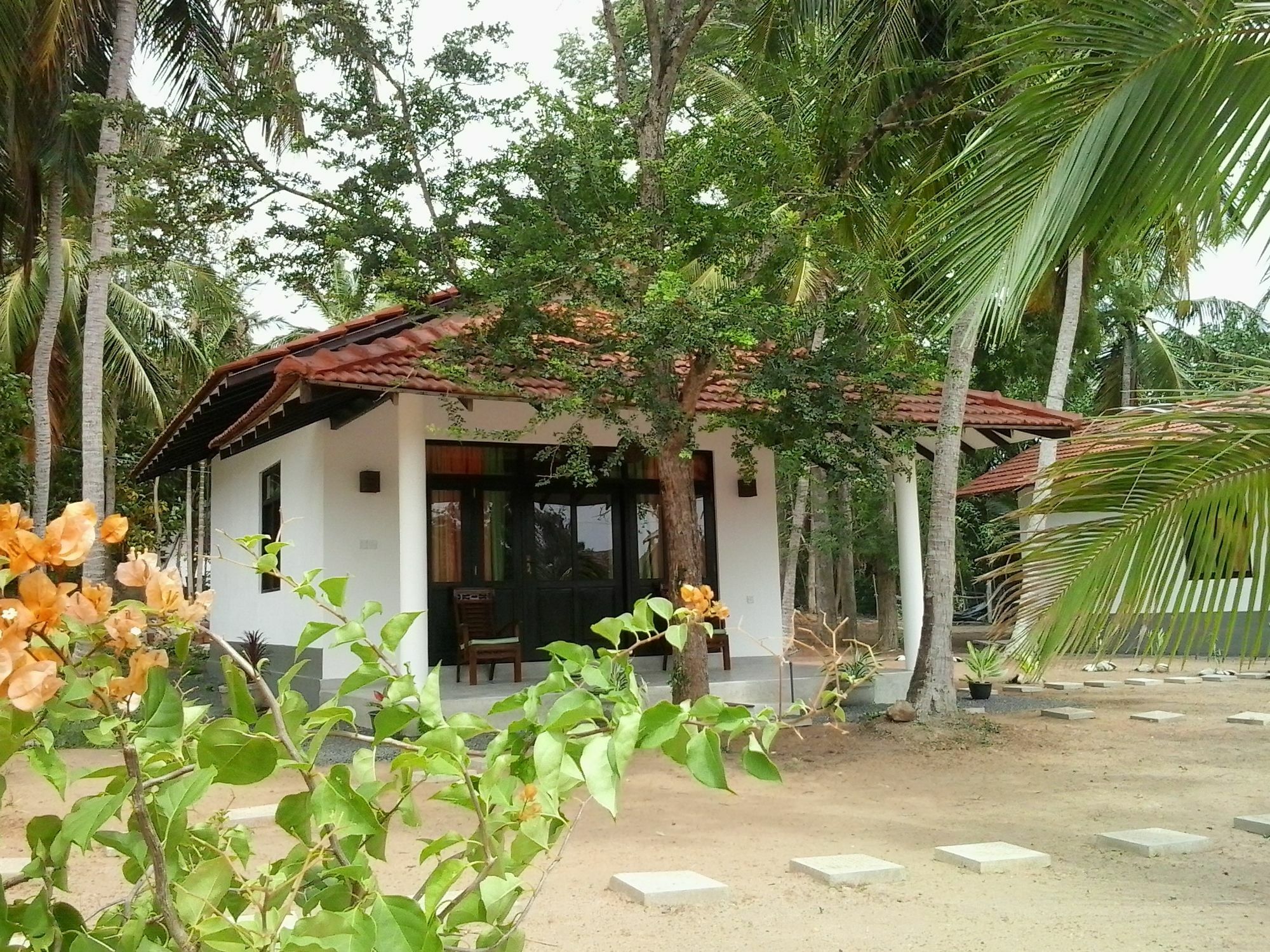 Chillenjoy Cabanas & Restaurant Tangalle Exterior photo