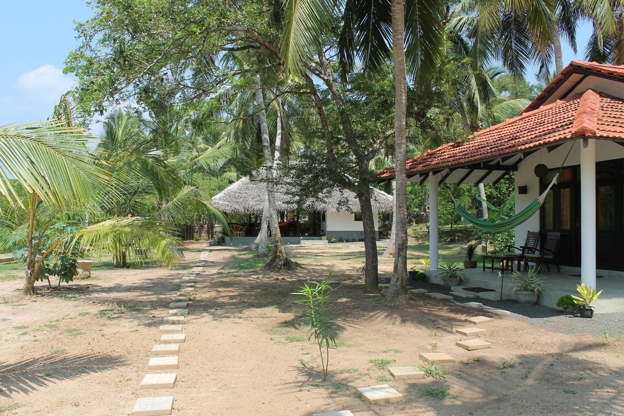 Chillenjoy Cabanas & Restaurant Tangalle Exterior photo